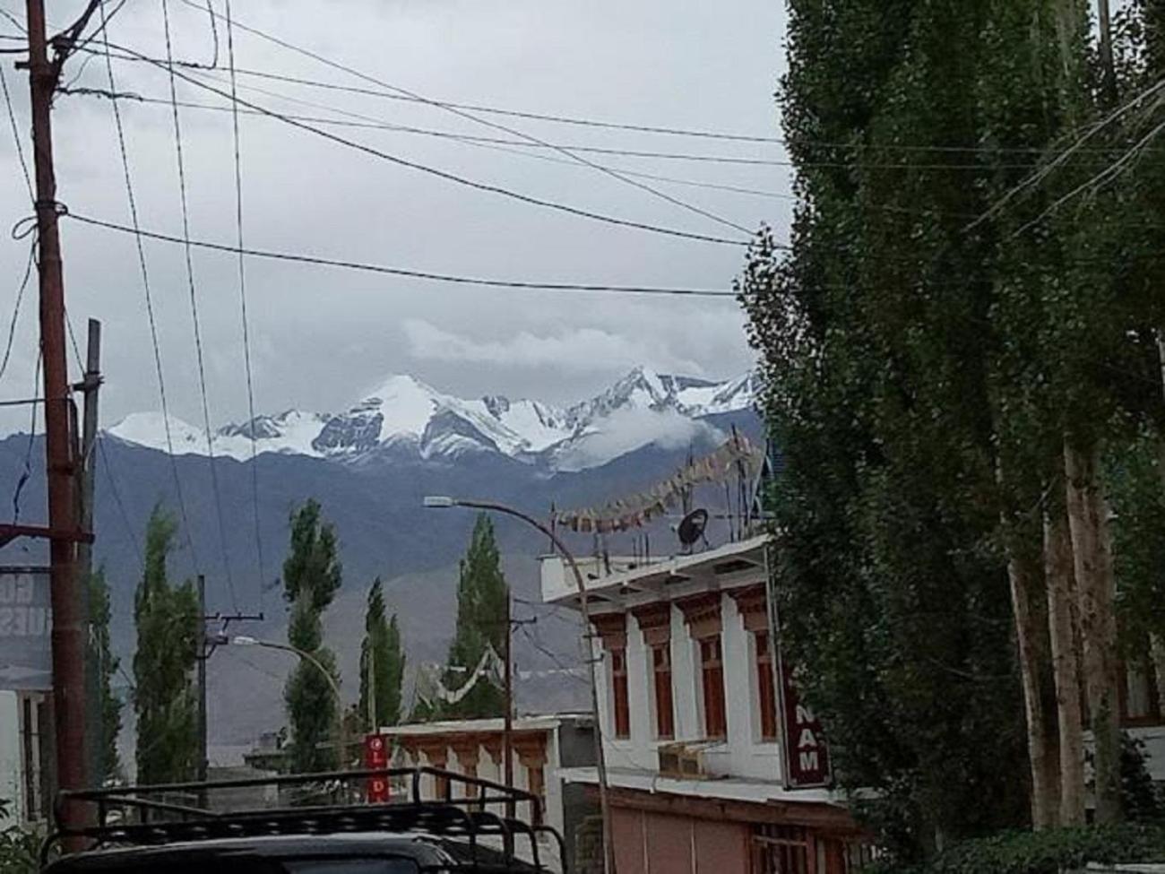 Hotel Sky Desert - Leh Ladakh Ut Екстериор снимка